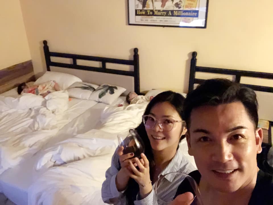 伊正寵女無極限！小16歲嫩妻吐心酸「睡覺抱不到尪」：像隔著太平洋　買新車「沒坐過副駕」全在後座當保姆