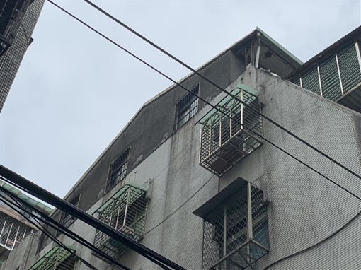 每月為母花5萬！吳朋奉「2年拍11部電視劇」從不喊累　哥哥淚曝生前遺願：「到最後都想著媽媽」