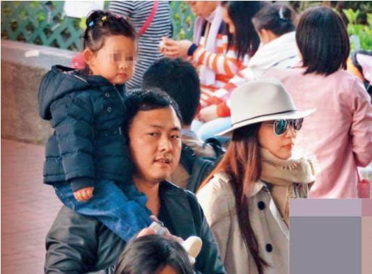 紀曉波欠債千萬？吳佩慈傳「11億豪宅被抵押」急帶子女回港度難關　無奈發文回應：「看到新聞愣住了」
