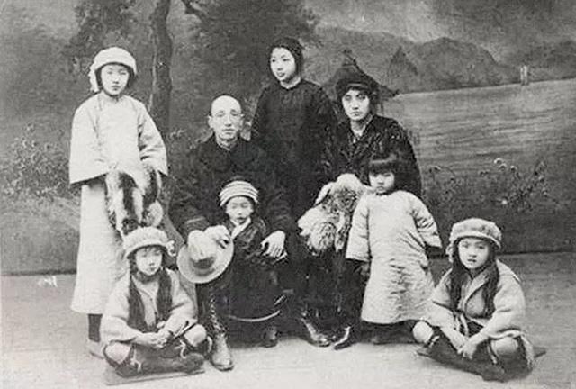 初代女商人典範！丈夫重男輕女「她帶4女兒出走」　咬牙開出「第一家享譽海內外飯店」4女全成人中鳳