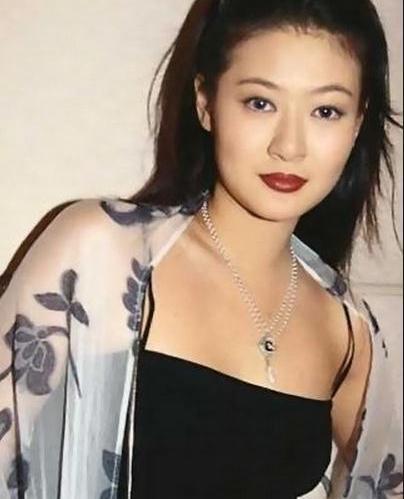 來不見看到！陳寶蓮一生只肯愛一人「獨留兒黯然離去」　王牌經紀人主動撫養「18歲成183高挑帥哥」情同親生