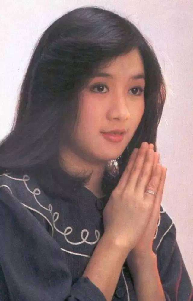 林青霞接班人淡出23年「58歲凍齡美貌」曝光！「為愛息影嫁總裁」膝下無子女網讚：琵琶仙子都沒變