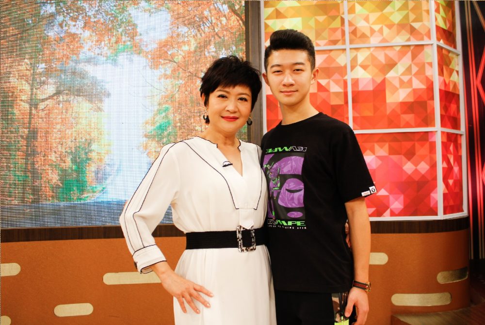 早懷疑有小三！崔佩儀老公「跟女助理出雙入對」幾乎不在家　友人曝「兩人見面就鬧翻」：她都忍淚接受