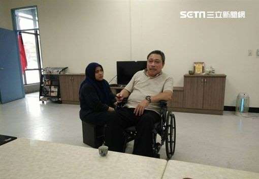 78歲陳松勇未婚無子「待外傭如親女兒」：家裡錢隨便花　憂會先走「送金飾留200萬」生活已離不開她