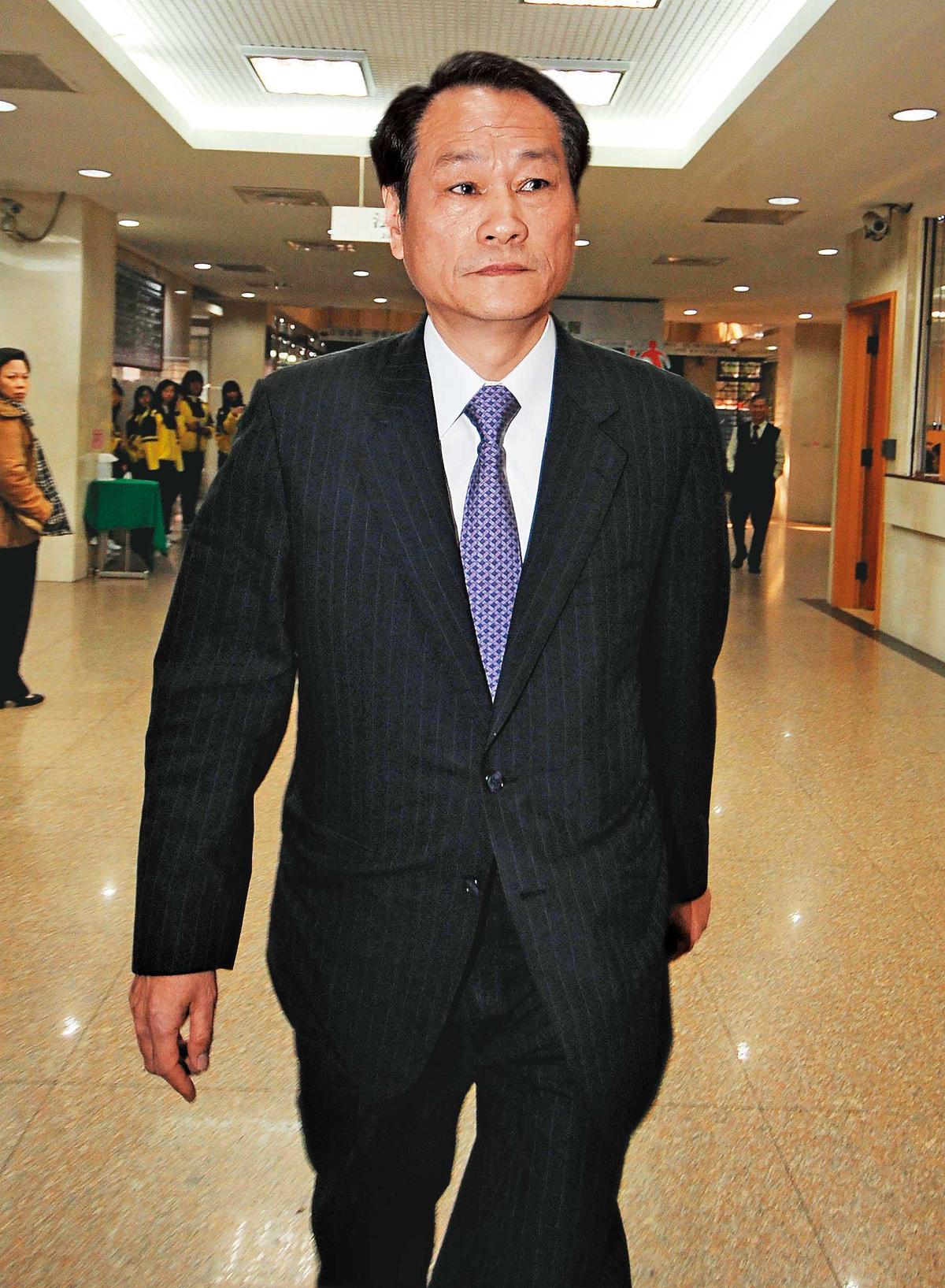 長榮三兄弟爭4000億！19年駙馬爺「霸氣回歸加入戰局」　張榮發當年「故意趕走他」嘆：親生兒子都不是對手