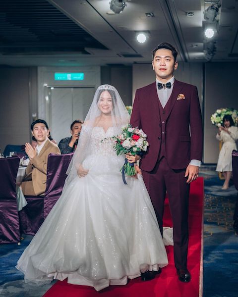 按傳統12古禮！爸爸嫁女「堅持不收聘金」：我們不賣女兒　父母含淚叮嚀「結婚像織毛衣」她瞬間紅了眼眶