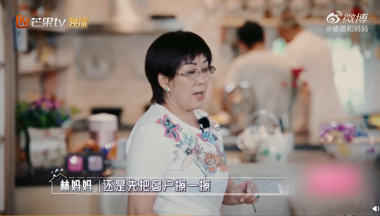 拖地姿勢不對！林志穎媽媽「碎念媳婦做家事」他問：要不要幫忙　「超尷尬回應」網捏冷汗：都不敢講話了