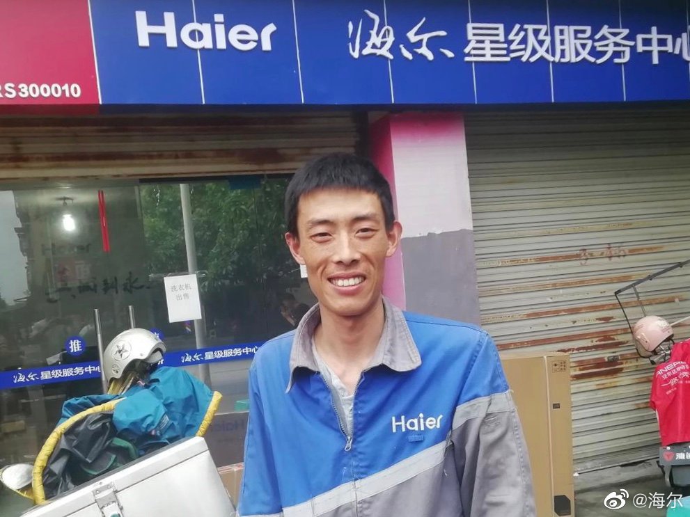 女童受困6樓窗外！冷氣師傅神救援「獲得百萬電梯房」　走進屋內「見加碼大禮」哽咽：願為公司做牛做馬