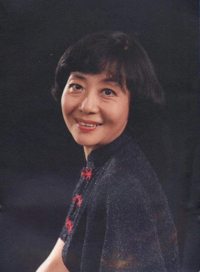 外婆是個傳奇！女星留給子孫相冊：我走後你們再看　93歲走後「揭開一生神秘面紗」：原來很多人認識她