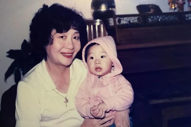 外婆是個傳奇！女星留給子孫相冊：我走後你們再看　93歲走後「揭開一生神秘面紗」：原來很多人認識她