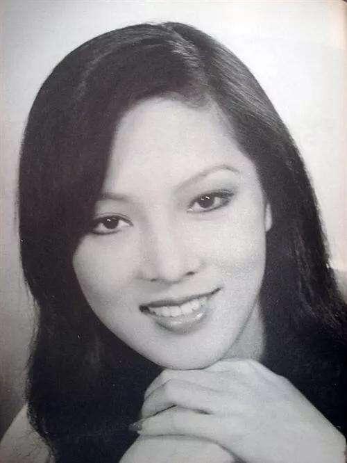恬妞姐姐曝光！昔為大明星「爆紅遇真愛」婚後15年隱退　姊妹命運大不同「恬妞兩段婚姻皆失敗」