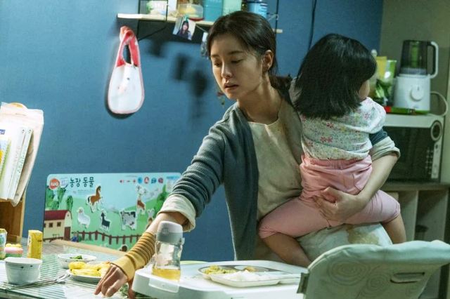 放棄4萬月薪！婚後被勸「離職在家帶小孩」老公心態都變了　「沒給過一天好臉色」網友同感：最笨就是嫁給婚姻