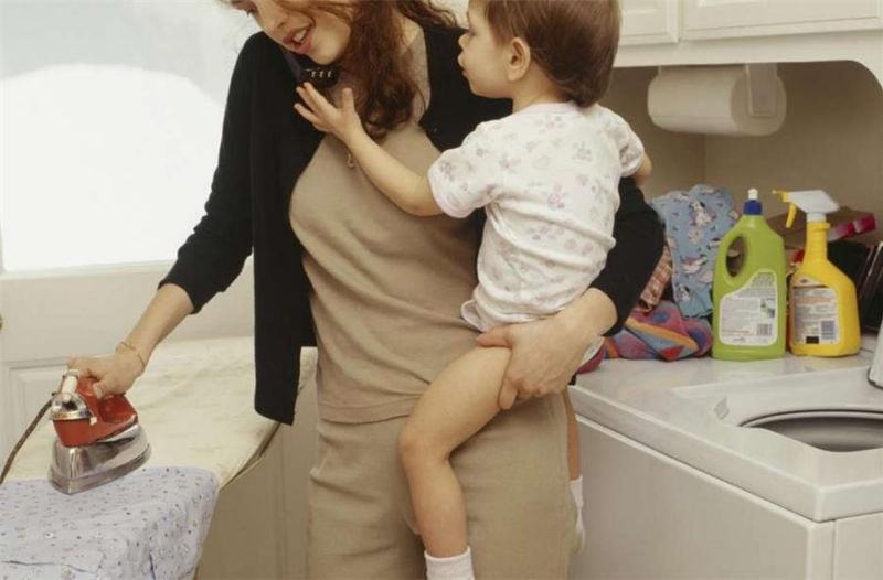 放棄4萬月薪！婚後被勸「離職在家帶小孩」老公心態都變了　「沒給過一天好臉色」網友同感：最笨就是嫁給婚姻