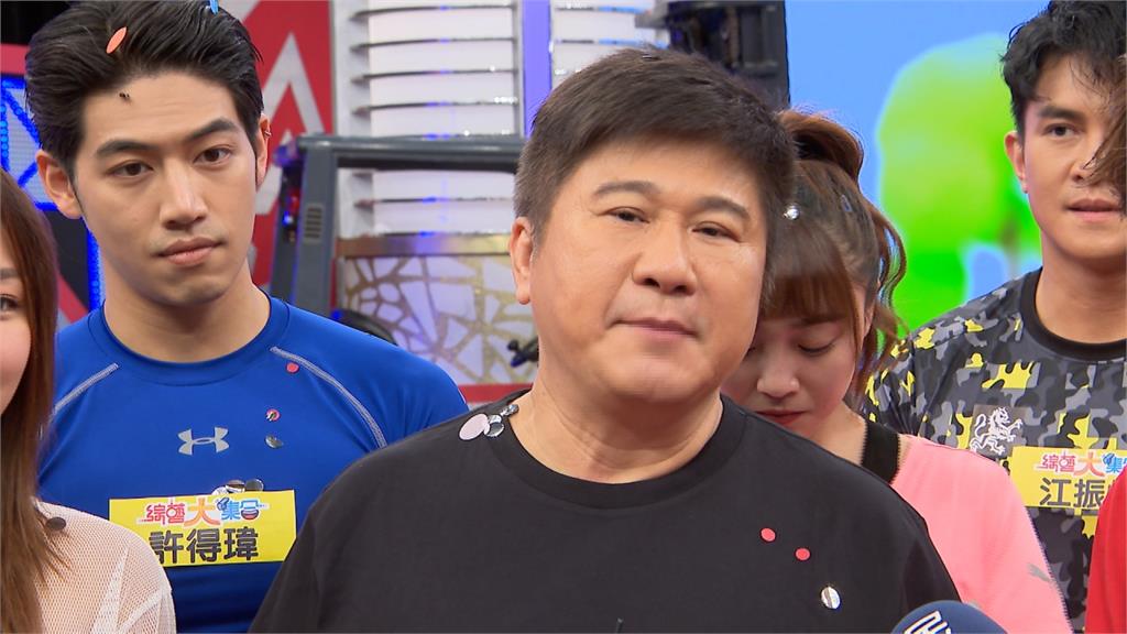 胡瓜慶61歲！謝《大集合》來賓相挺19年：很想念觀眾　頂豔陽「跑跳玩遊戲」沒架子自豪：體力仍很好