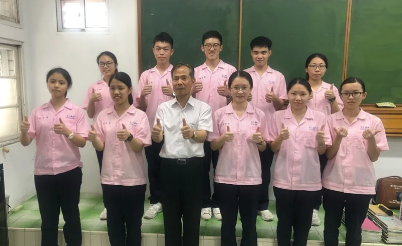 繼續當同班同學！雲林巨人中學「整班30人直升大學」包下國內前10名　資優生「互助拉C級生」一起上大學