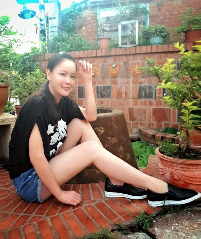 孝順不能等！岳虹不捨單親父「小學到工地搬磚頭」分擔家計　19歲獨自闖蕩 「成功賺進千萬房」嘆：爸爸來不及享福