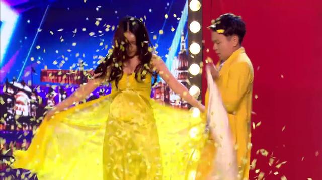 比魔術還神奇！一對夫妻現場表演「無遮擋一秒換裝」  場下觀眾尖叫不已：怎麼做到的？