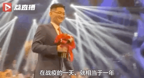 相識38天閃婚！醫護夫妻「因共同抗疫相識」互定終生　疫情間度日如年「平安歸來辦婚禮」
