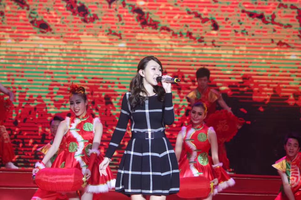 伴唱小天后「傳離世烏龍多年」笑揭息影內幕　5歲登台爆紅「翻唱逾600首歌」近況曝光