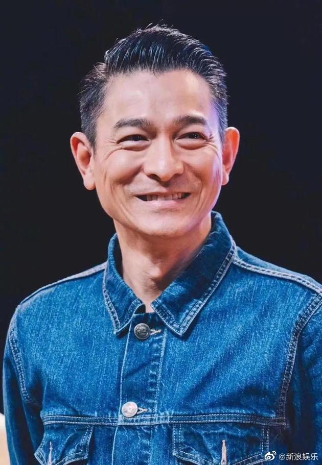 身價百億！劉德華父母「穿著簡陋樸素」連布鞋都不到100元　盡孝道「和爸媽當鄰居」隨時提醒自己：做人不忘本
