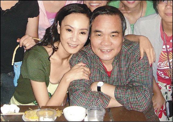紅遍80年代！劉雪華曝60歲近況「滿頭白髮」升當曾祖母　守寡9年「想把孩子生回來」：這輩子最大的遺憾