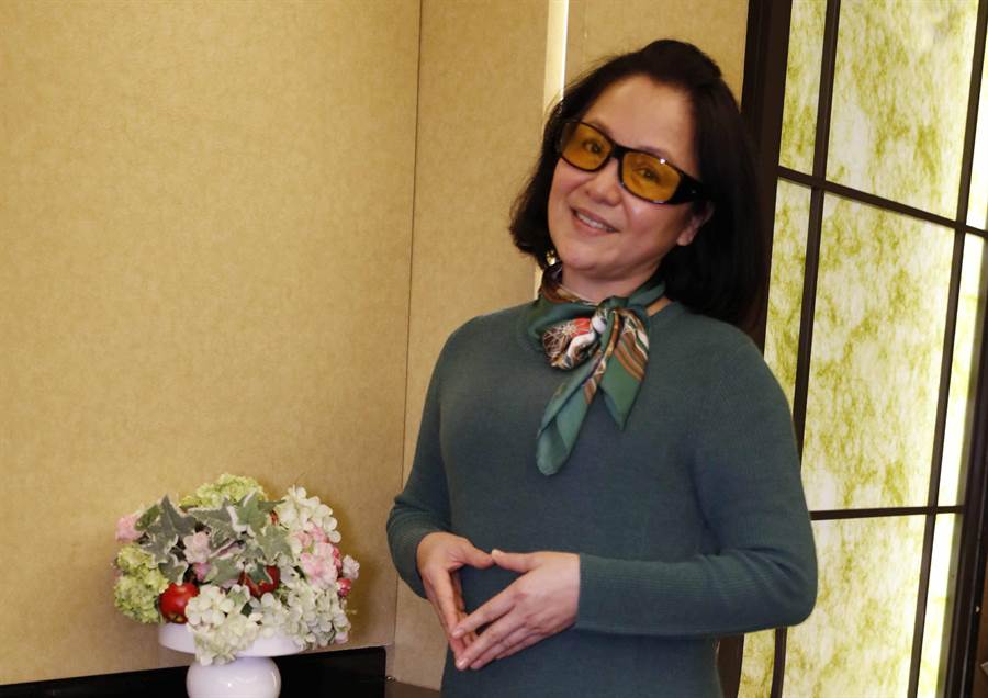 兩度抓到尪偷吃！本土劇女星「為養家賣命工作」一再容忍　「卻換來丈夫放肆」看開18年婚姻
