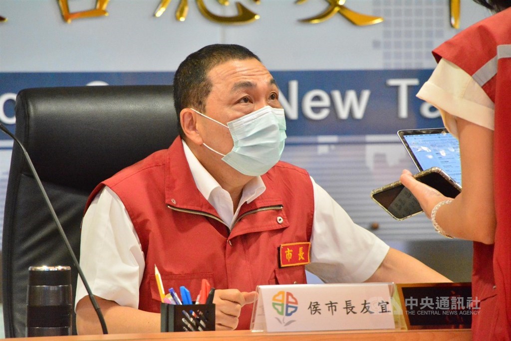 明起口罩鬆綁！搭乘大眾運輸「不再強制戴」只看出入口　引發兩派網友：到時候又會吵起來