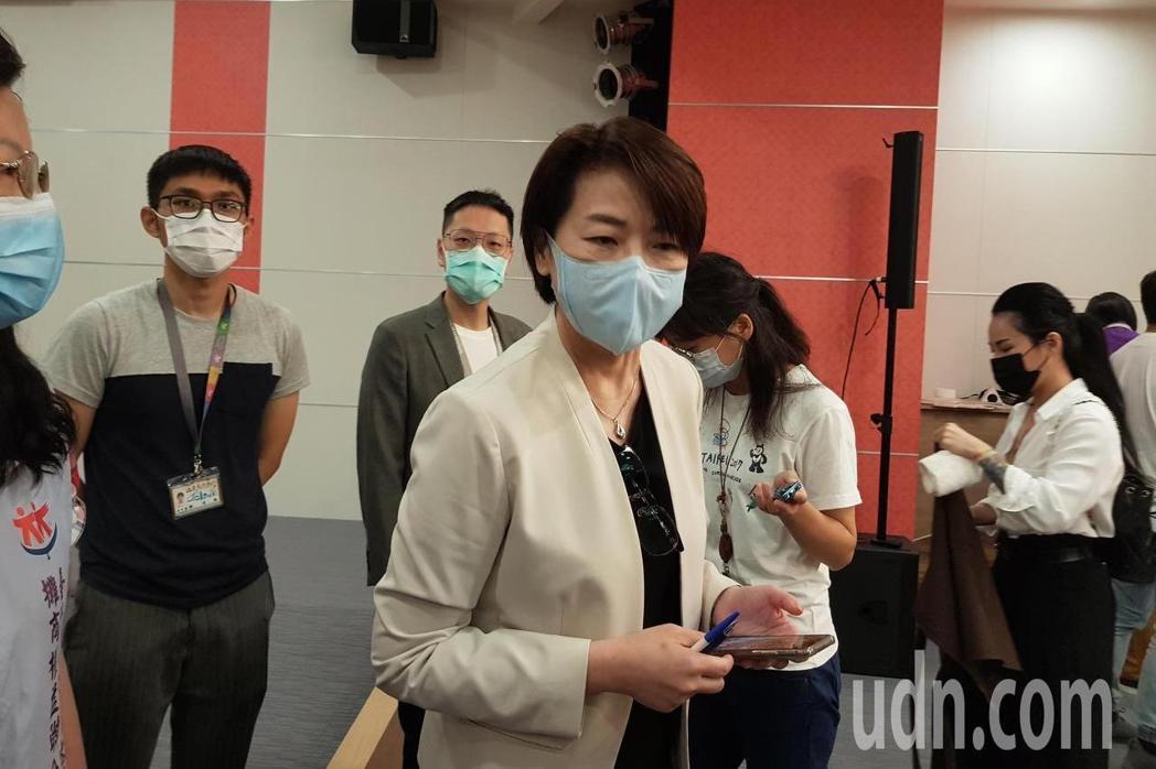 明起口罩鬆綁！搭乘大眾運輸「不再強制戴」只看出入口　引發兩派網友：到時候又會吵起來