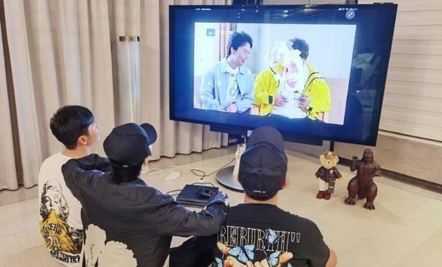 Baby破億豪宅曝光！內部裝修華麗「客廳大到放滑梯」  擁百萬級夜景「一旁的巨型寵物籠」引爭議