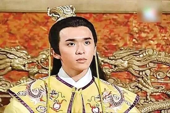 靠遺產過活！富二代小生「為爭產與母親公開決裂」　同時交3女友「一周每人2天」坐享齊人之福