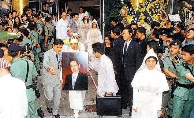 靠遺產過活！富二代小生「為爭產與母親公開決裂」　同時交3女友「一周每人2天」坐享齊人之福