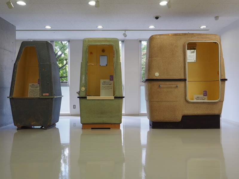 他踏進租屋處驚見「詭異白色膠囊」超困惑！乍看宛如「巨大外星飛船」專業網友解釋：每天都會用到