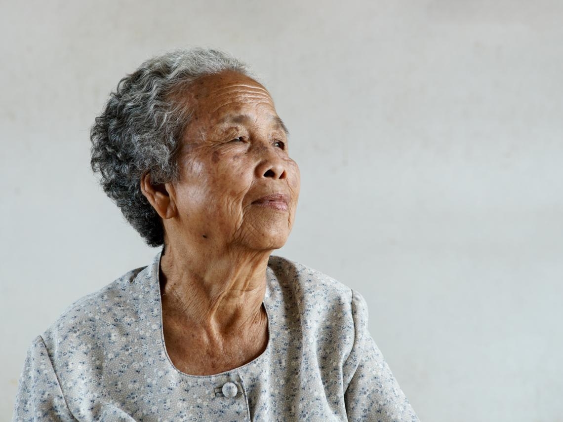 為照顧雙親賣房子「慘輸3個月回家一次的姊姊」！張曼娟嘆「為何父母都愛天邊孝子」：不在身邊難道最珍貴