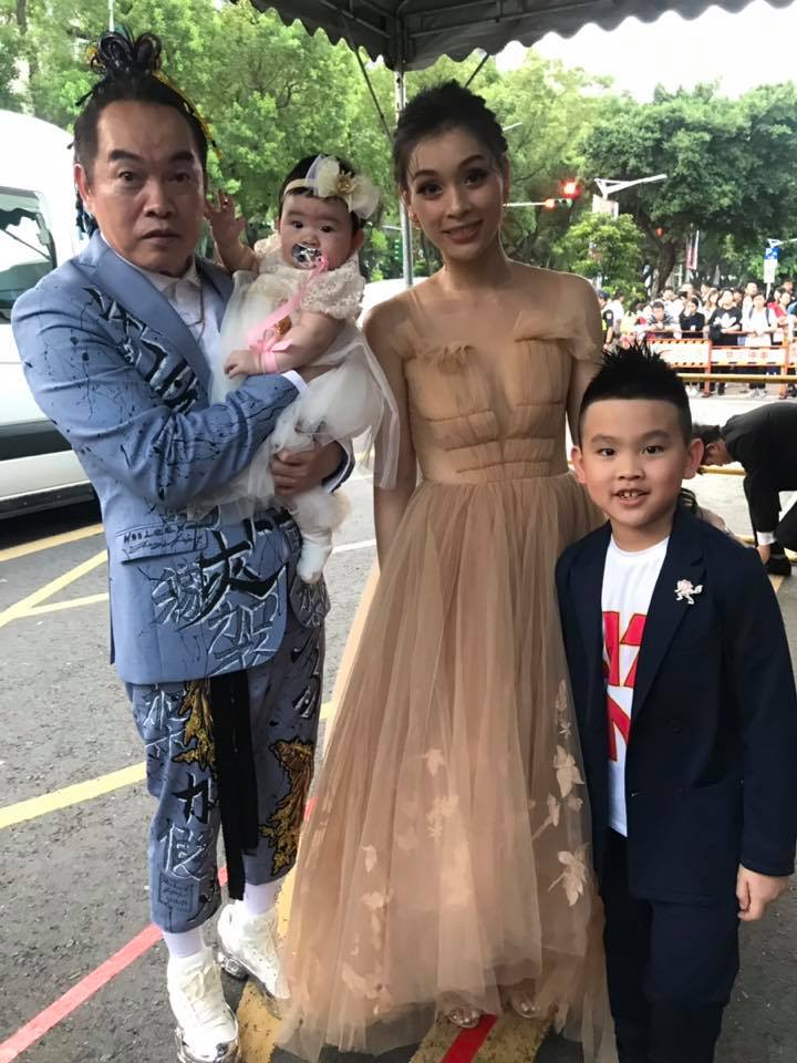 浪子變愛家好男人！康康結婚10年「甜放閃小18歲嫩妻」　心疼曝「吵架一定先低頭」原因網讚：真男人