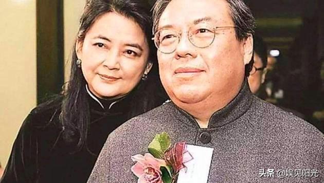 奔走多年！胡慧中「70歲夫終獲釋」全家團聚展笑顏　曾陷困境「賣家產寫信求情」看盡人情冷暖