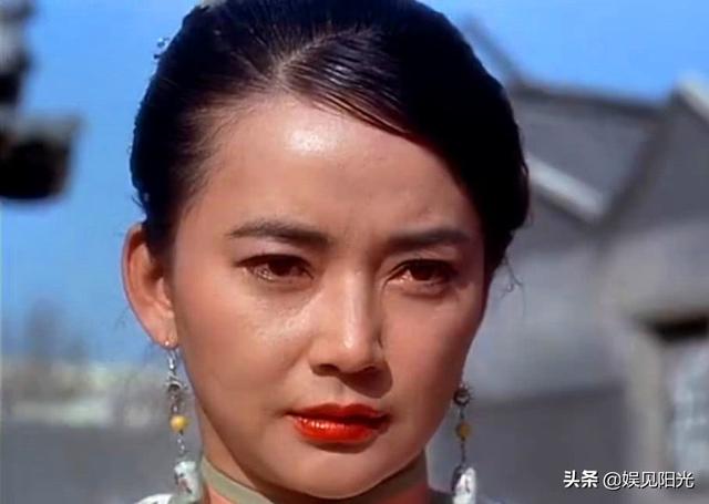 奔走多年！胡慧中「70歲夫終獲釋」全家團聚展笑顏　曾陷困境「賣家產寫信求情」看盡人情冷暖