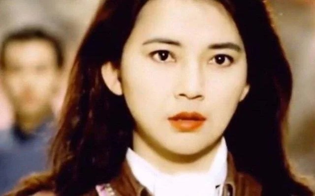 奔走多年！胡慧中「70歲夫終獲釋」全家團聚展笑顏　曾陷困境「賣家產寫信求情」看盡人情冷暖