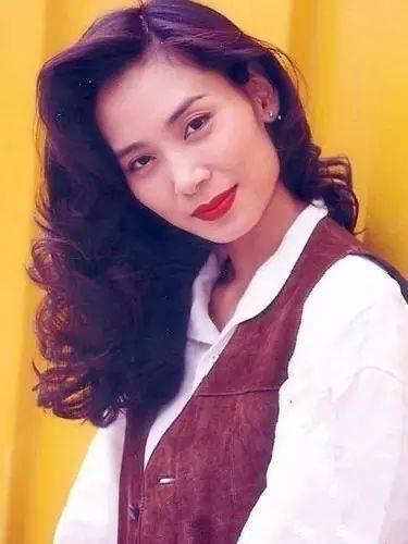 活成自己的豪門！傳奇港姐鄺美雲「14歲養家」白手起家身價過億　遭眼紅酸「被佛祖青睞」不靠嫁人度苦海