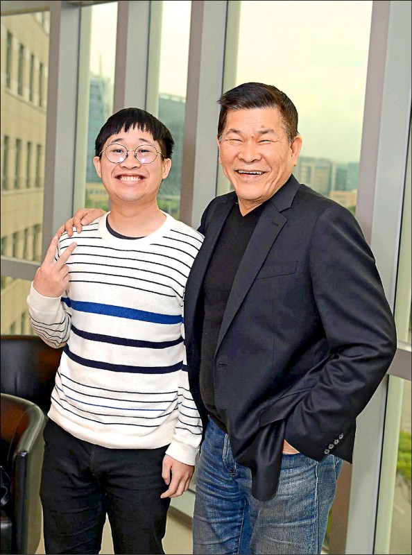 花6千萬消災！澎恰恰「2度上社會新聞」感慨：60多歲才覺醒　愧疚「兒女當年鑽後門入校」謝家人力挺