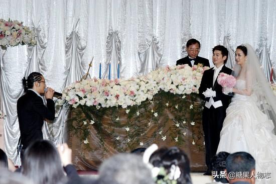 勇敢做自己！「為小6歲男友變性」跨性別婚姻僅10年男方另娶，如今「45歲近照曝光」網友：又變臉