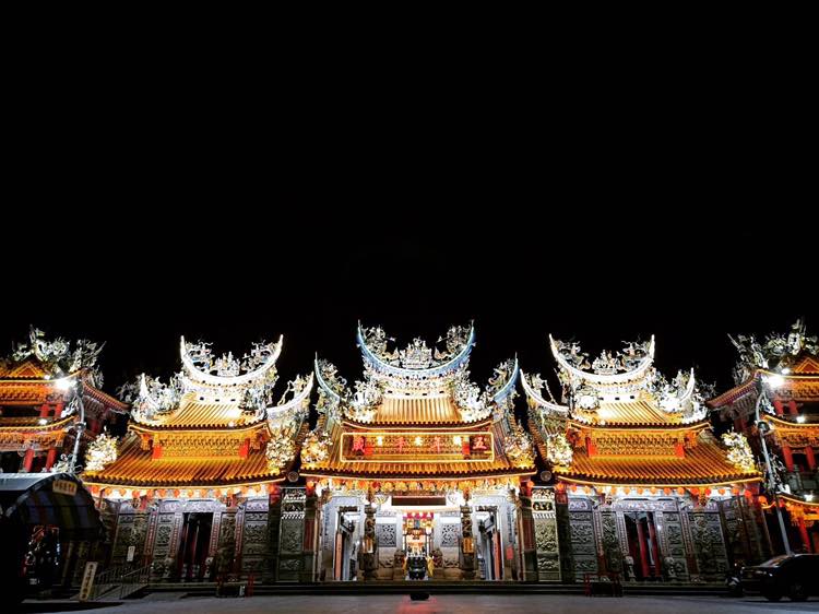 【全台】台灣10大最美廟宇！彰化玻璃廟「夜中絕美絢爛光景」只排第4　「前3名實至名歸」此生必訪❤️