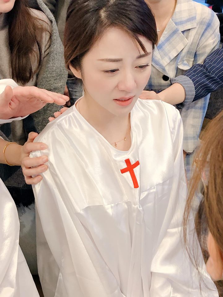 愛要及時！童星出道「17歲歷喪父痛」冷戰2年成遺憾　悔不當初「不再是爸爸小公主」今把握當下