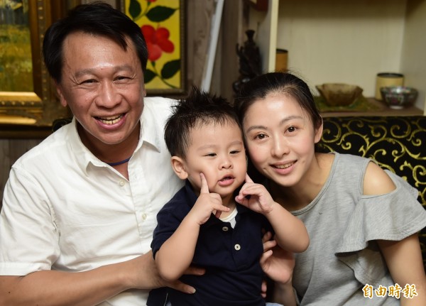游安順宜蘭置產！安排「5歲兒讀森林小學」：心靈教育比競爭重要　心疼「小13歲妻做2次試管」放話：不再生