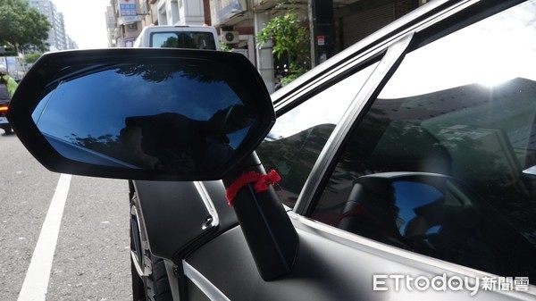 5億超跑送別施爸爸！全台唯一黑牛王「車主被搜出來了」　低調曝「只是在做善事」：套件就700萬 