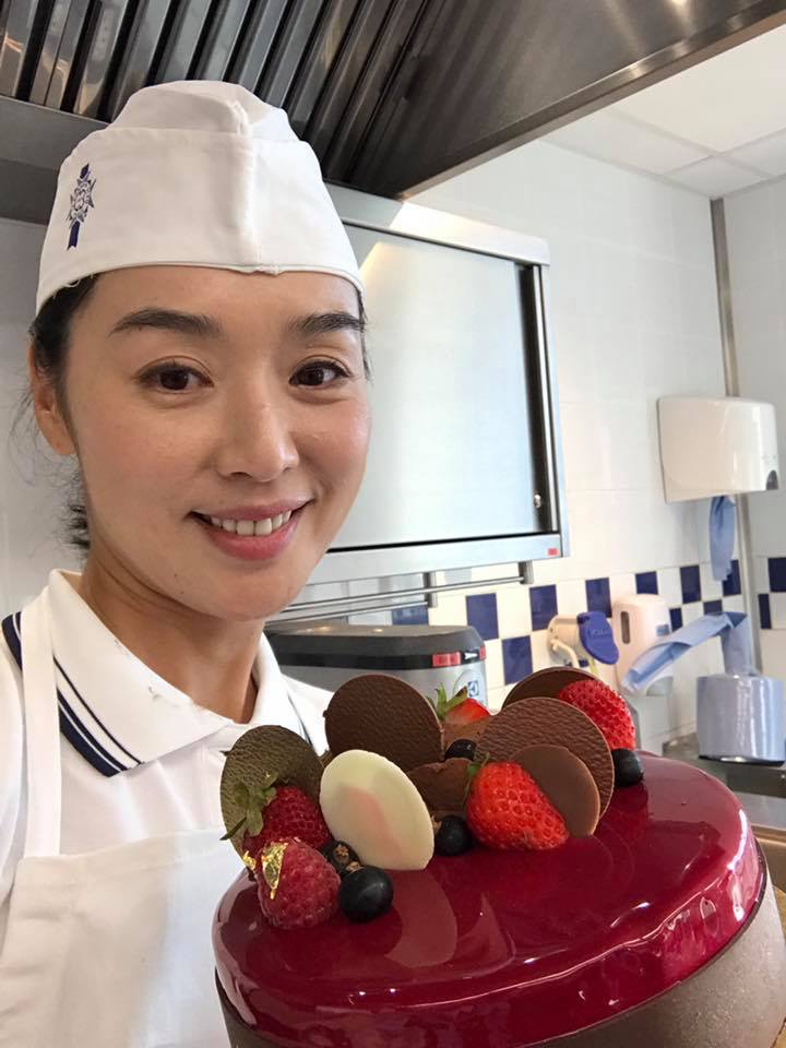 走出婚變陰霾！王靜瑩離婚10年重生「赴法當學徒刷鍋洗碗」　成功「考取2藍帶證書」兒子自豪：以媽媽為榮