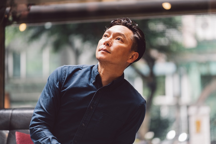 愧疚10年！謝祖武憶「父臨走前叮嚀」憾來不及道謝　塔位前「與爸爸和解」終釋懷：祂應該覺得我煩