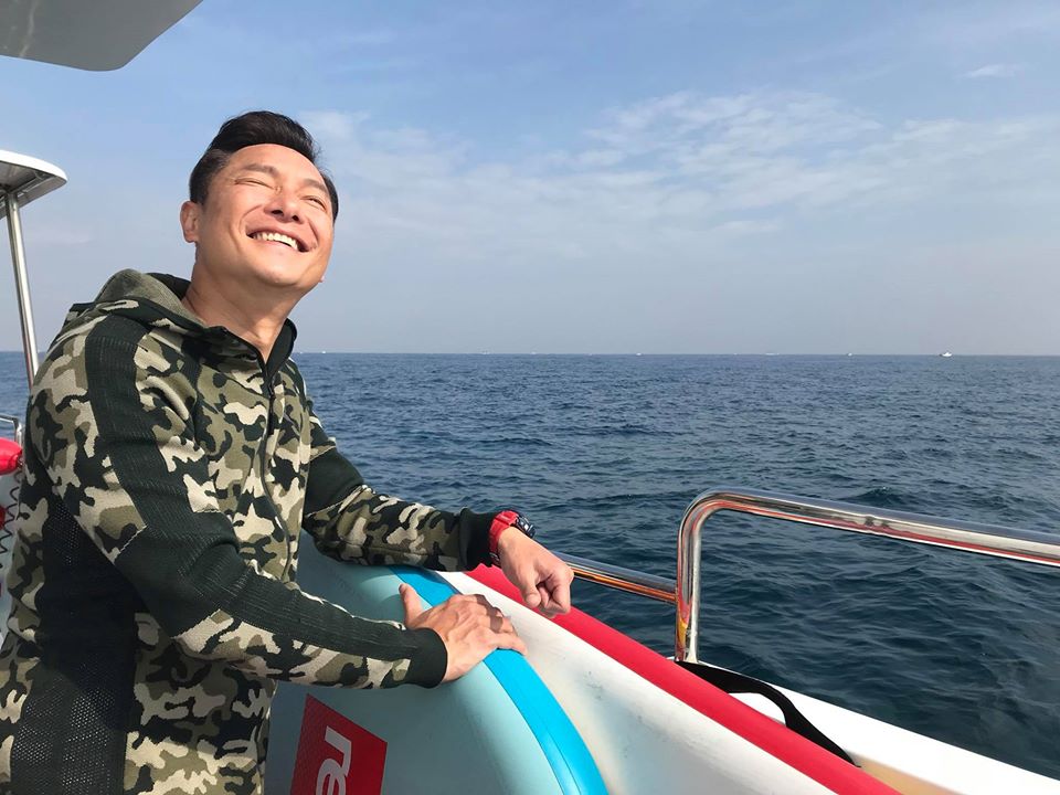 愧疚10年！謝祖武憶「父臨走前叮嚀」憾來不及道謝　塔位前「與爸爸和解」終釋懷：祂應該覺得我煩