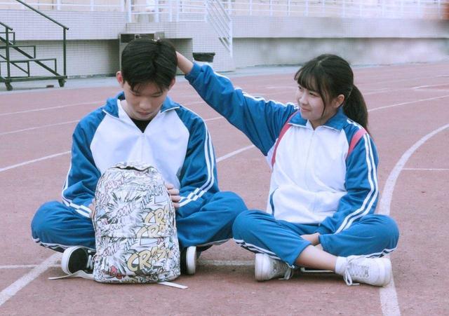 發現女兒早戀！媽媽不打不罵反而拉她去「買衣服」    回家後女兒果斷「分手」：挽救孩子的戀愛觀