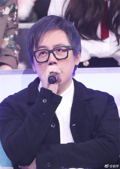 情牽妻子41年！55歲資深歌手為愛「舉家搬深山3年」　甘當寵妻煮夫「2帥兒顏值超驚人」