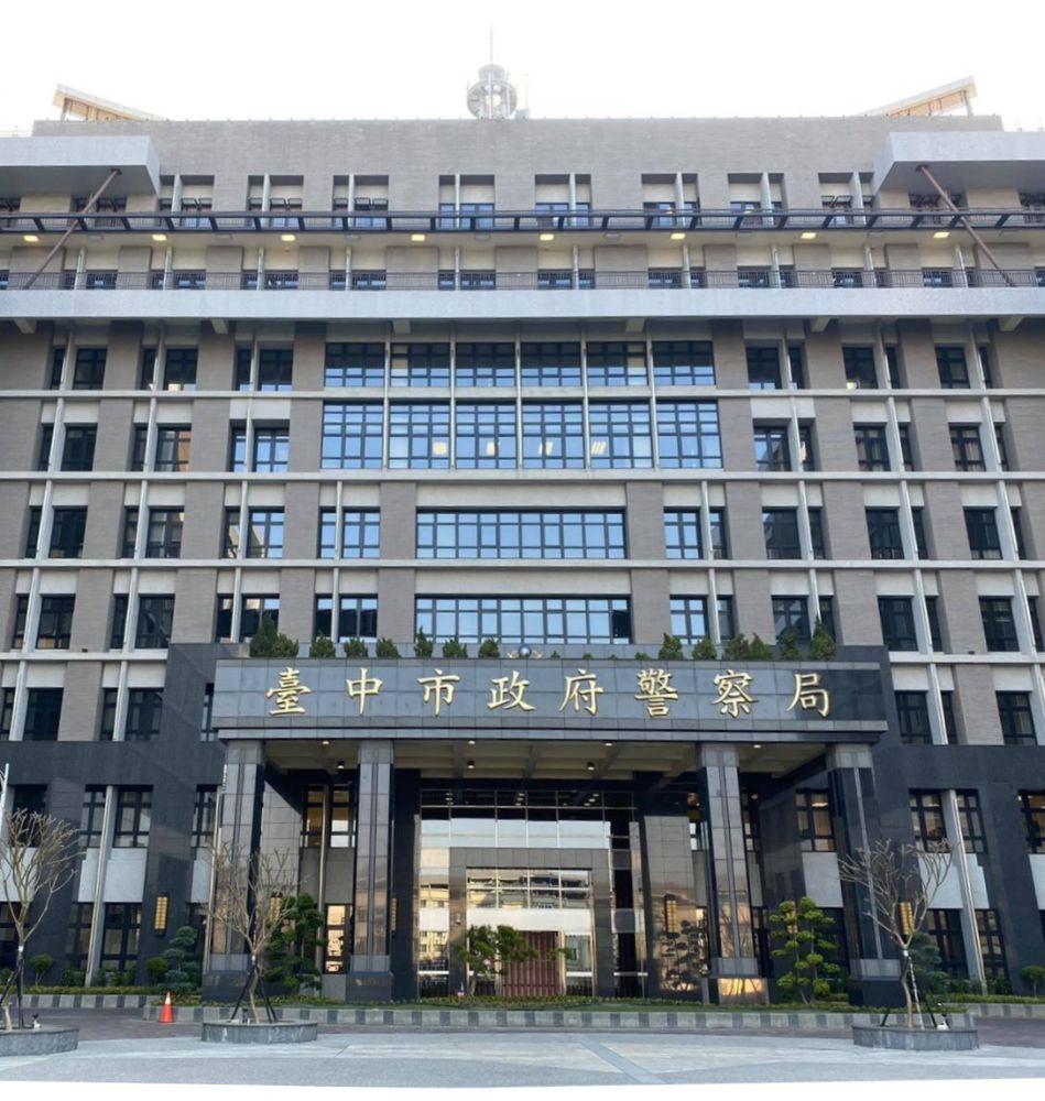 被騙了？台中父女「到郵局領800萬元」行員嚇到報警　不得已說出真相「警察霸氣護送他們」